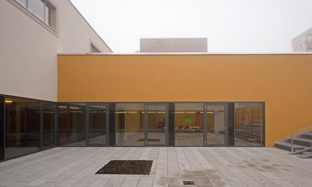 Bonus_BWW9273 opt.jpg